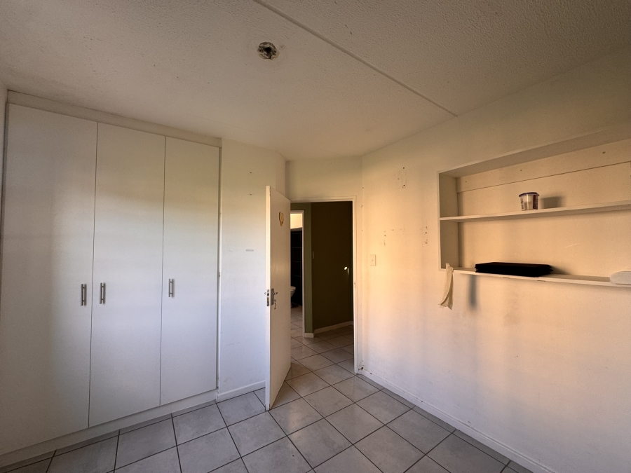 To Let 2 Bedroom Property for Rent in Guldenland Western Cape